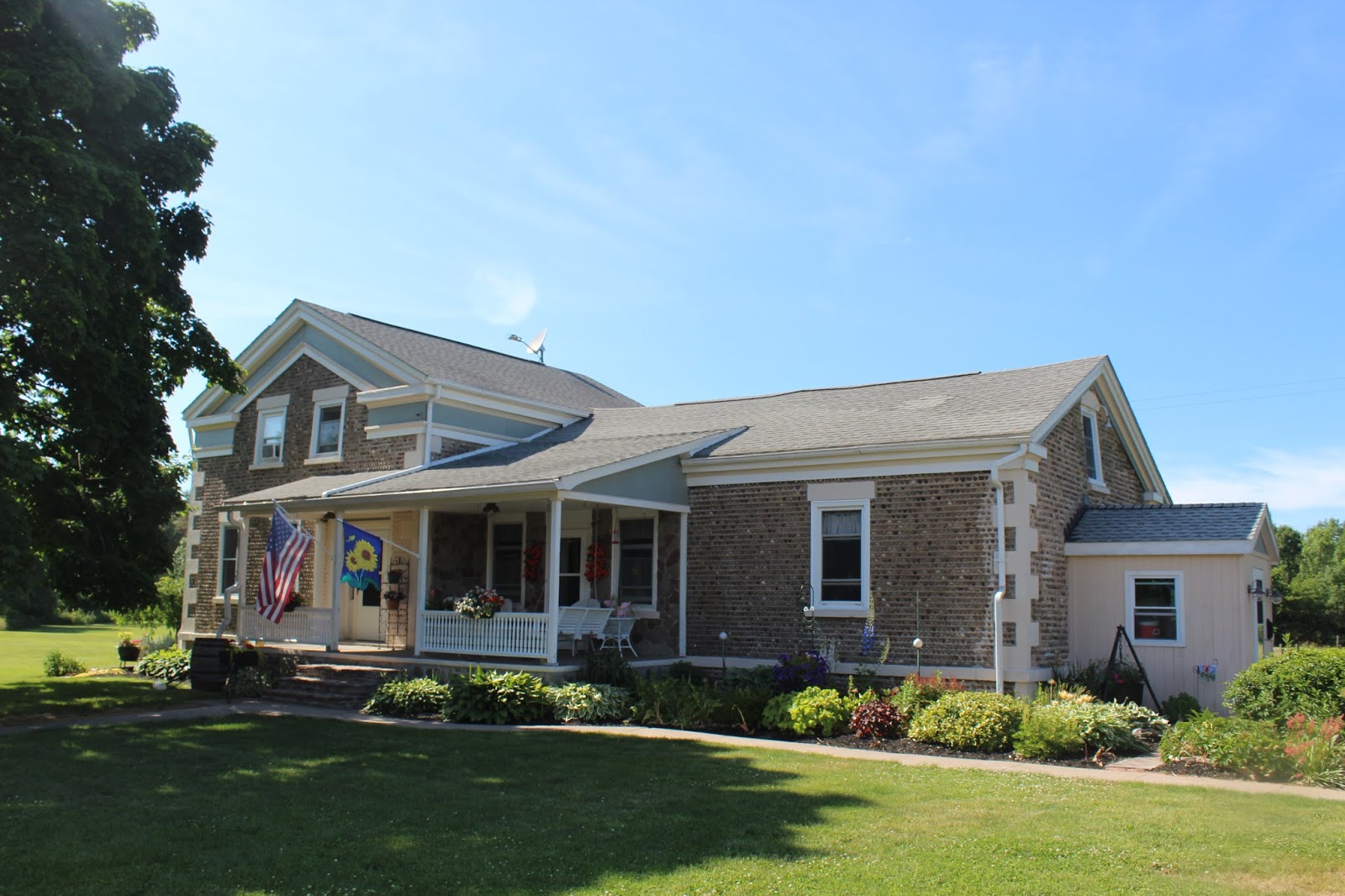 Yates - 12449 Lake Shore Road